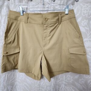 Women Tan Cargo Shorts Lots Of Pockets.